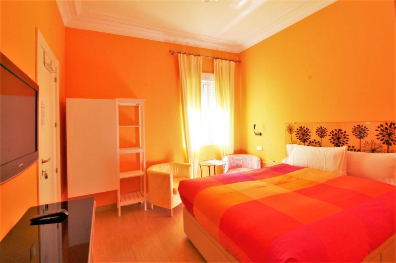 Hostal Arco Iris Madrid Luaran gambar