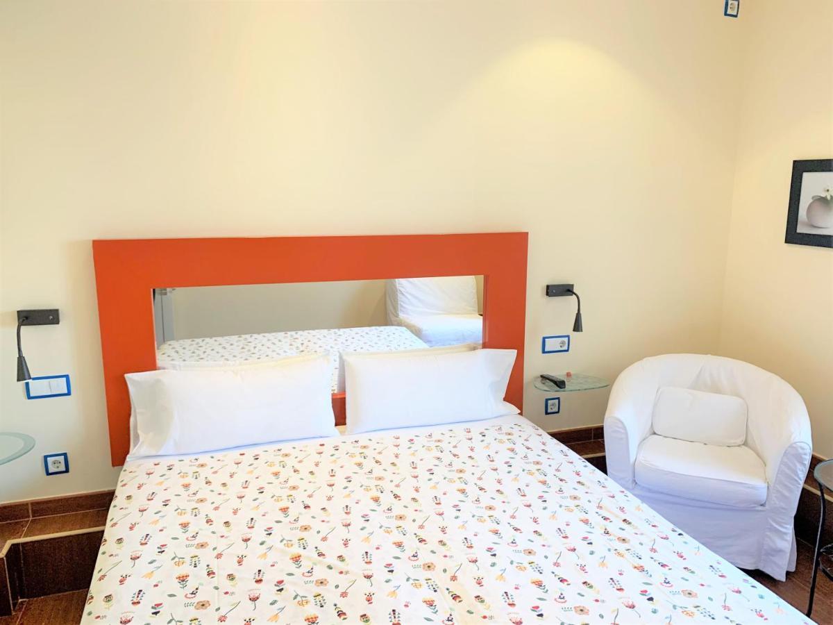 Hostal Arco Iris Madrid Luaran gambar