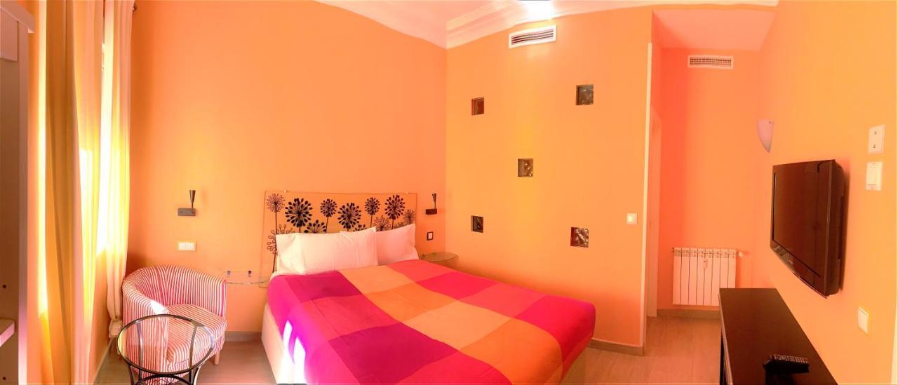 Hostal Arco Iris Madrid Luaran gambar