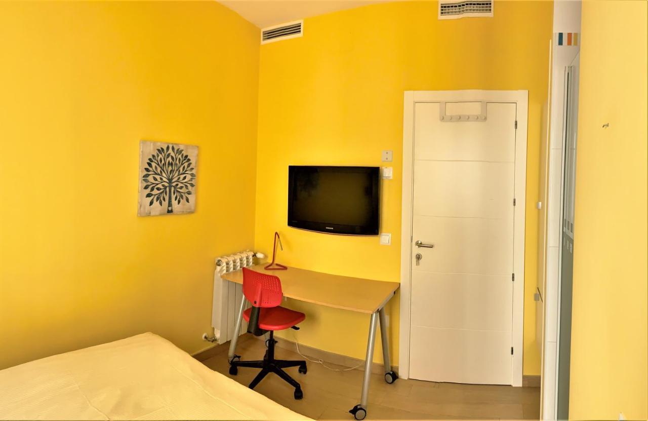 Hostal Arco Iris Madrid Luaran gambar