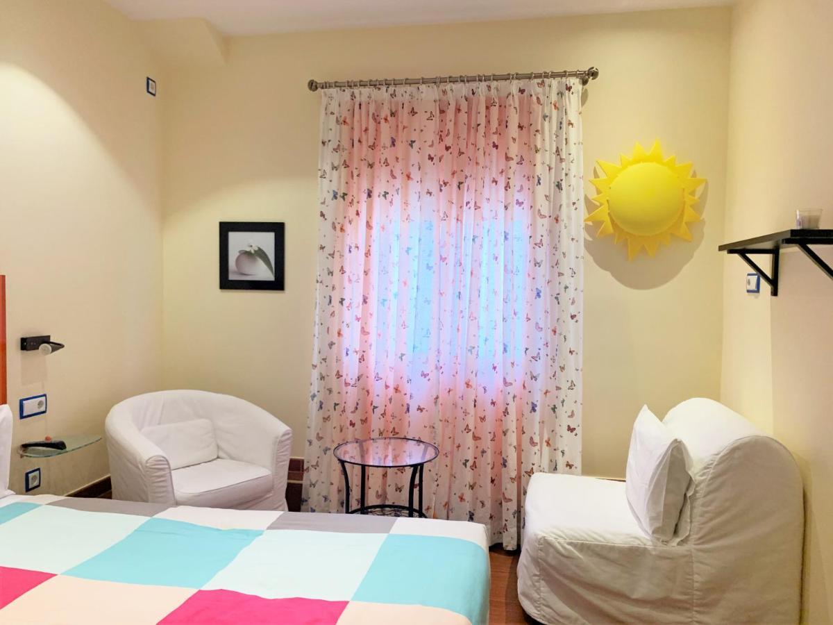 Hostal Arco Iris Madrid Luaran gambar