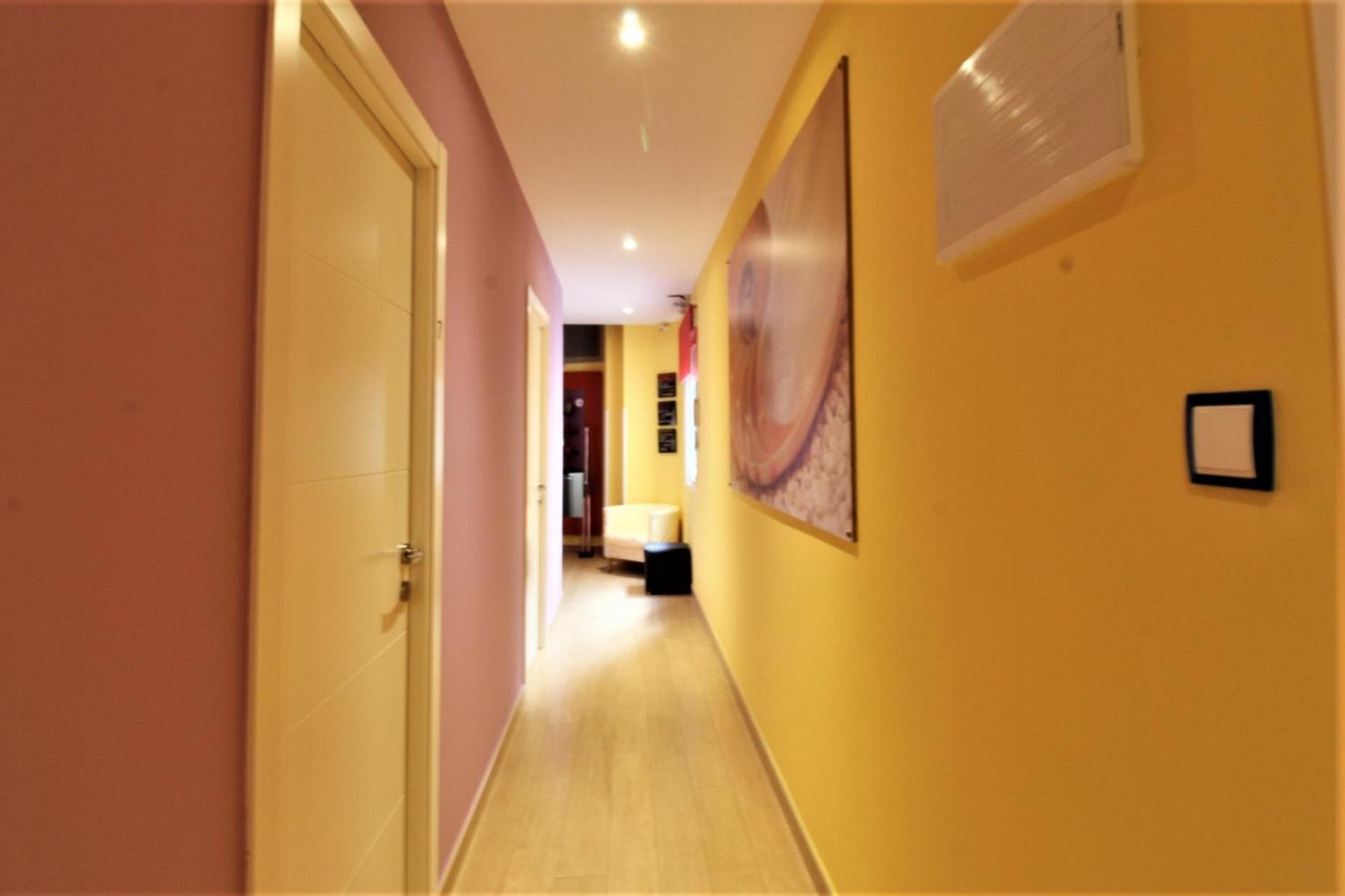 Hostal Arco Iris Madrid Luaran gambar