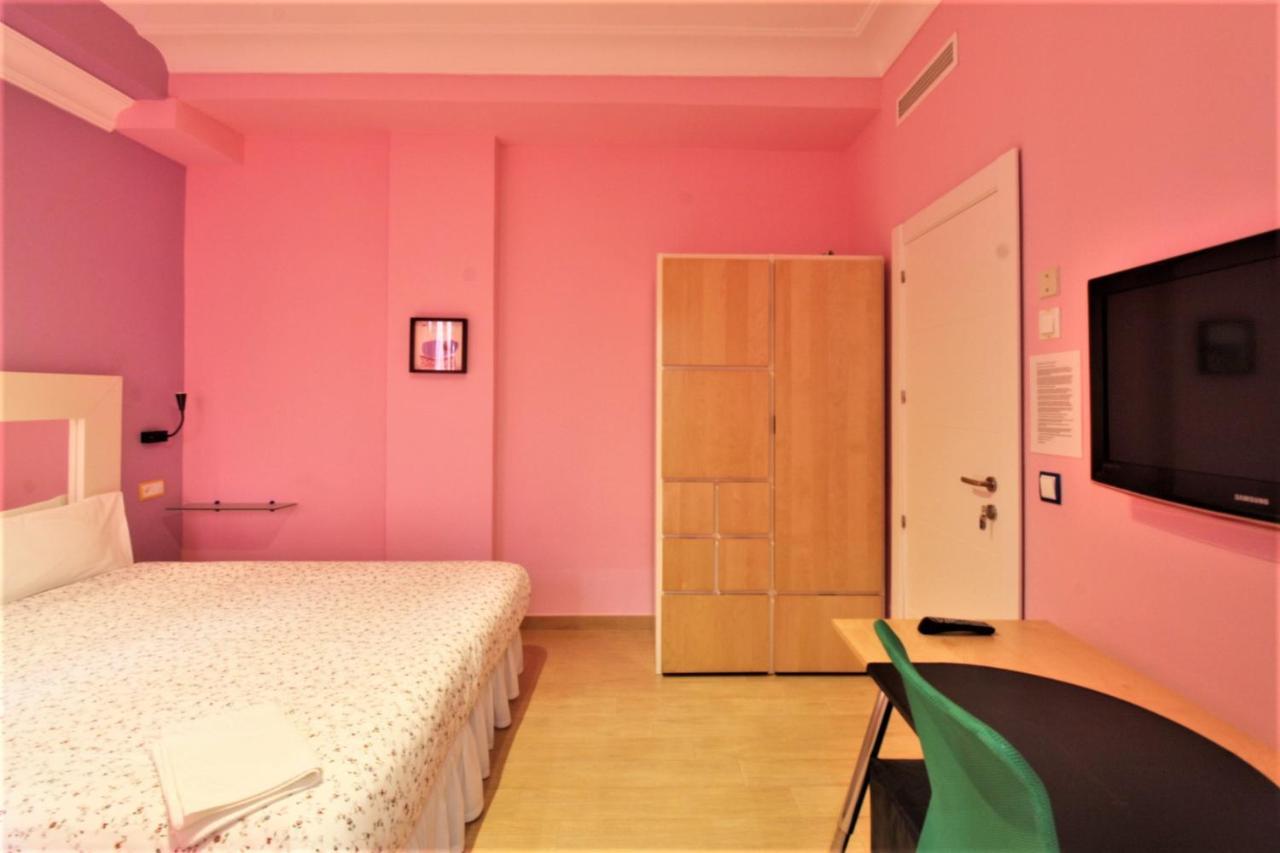 Hostal Arco Iris Madrid Luaran gambar