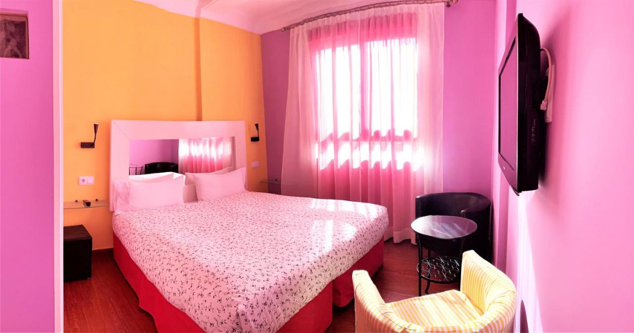 Hostal Arco Iris Madrid Luaran gambar