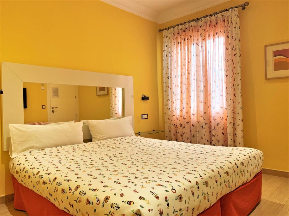 Hostal Arco Iris Madrid Luaran gambar