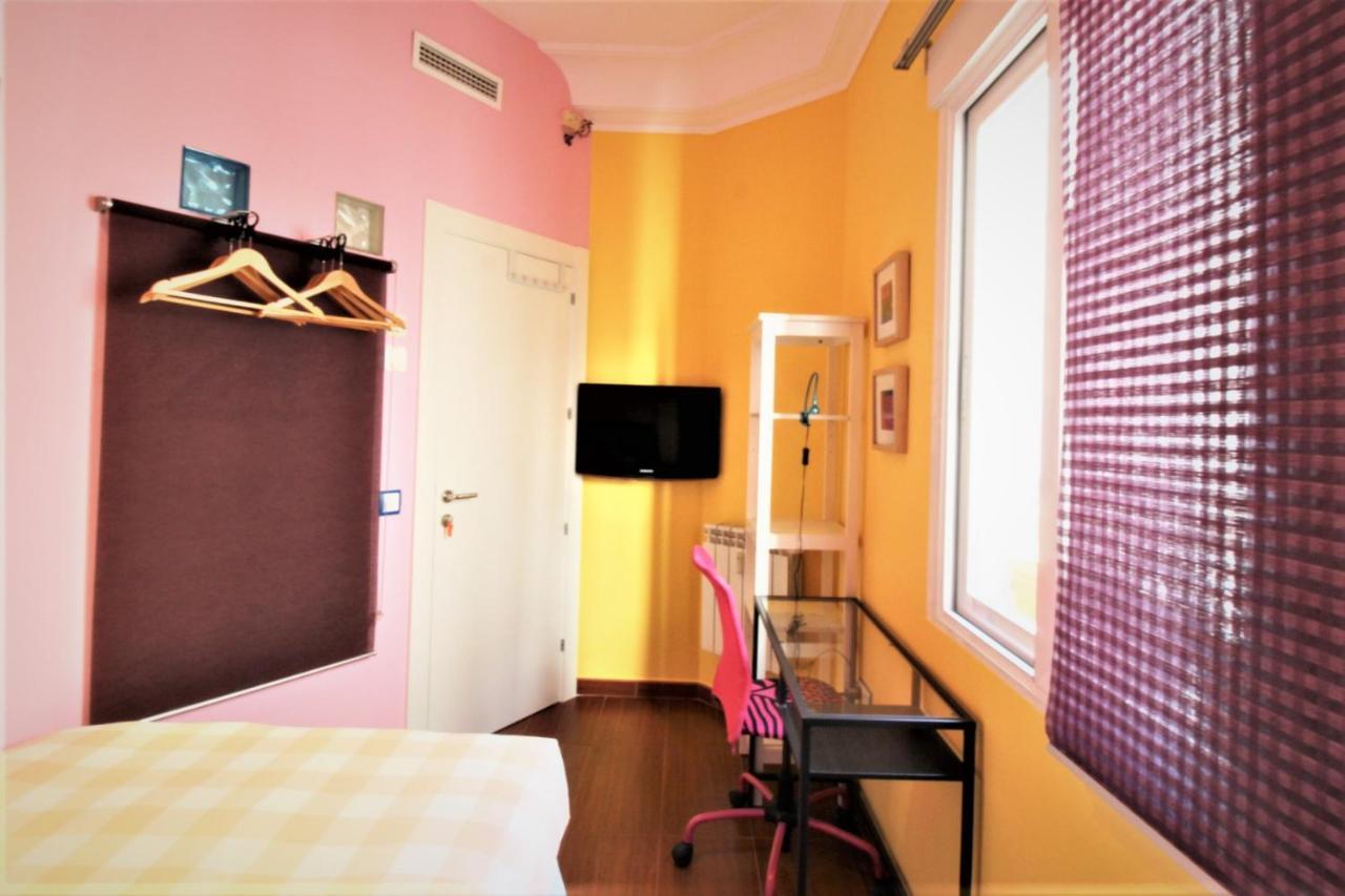Hostal Arco Iris Madrid Luaran gambar