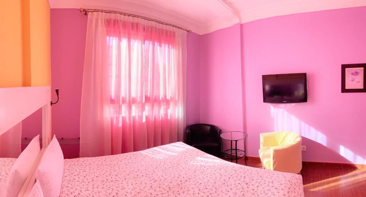 Hostal Arco Iris Madrid Luaran gambar