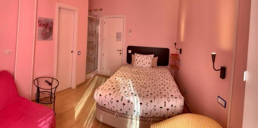 Hostal Arco Iris Madrid Luaran gambar