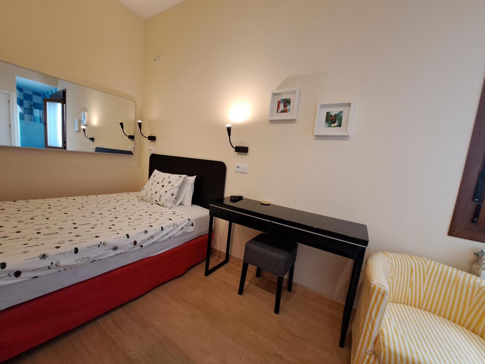 Hostal Arco Iris Madrid Luaran gambar
