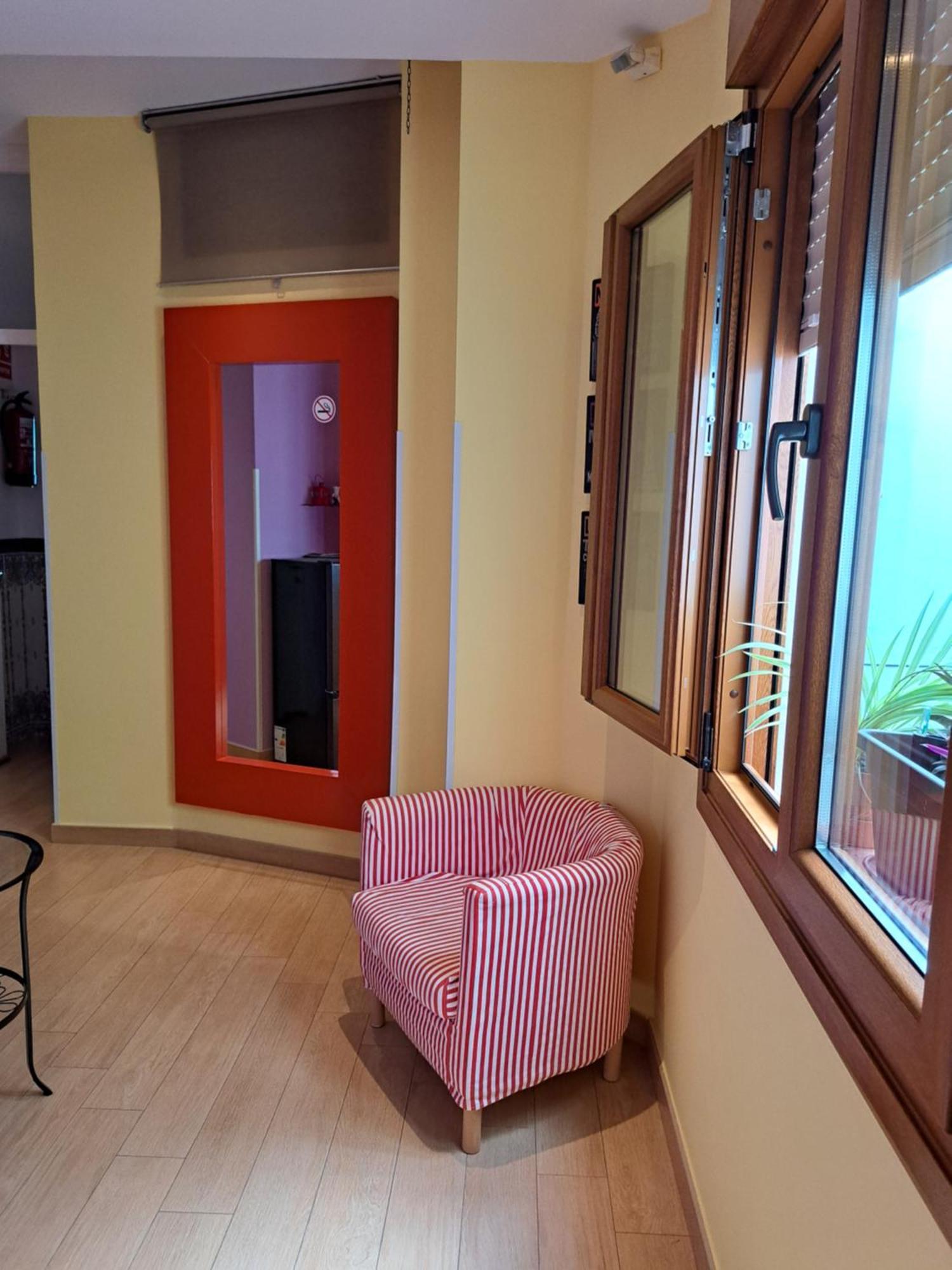 Hostal Arco Iris Madrid Luaran gambar