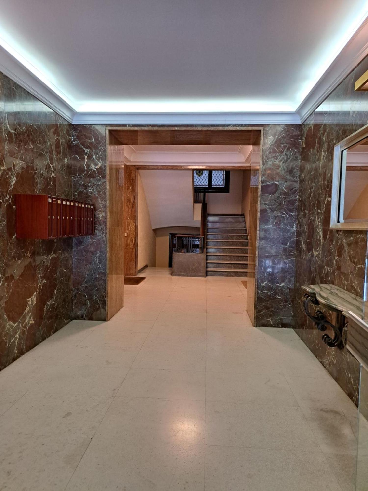 Hostal Arco Iris Madrid Luaran gambar
