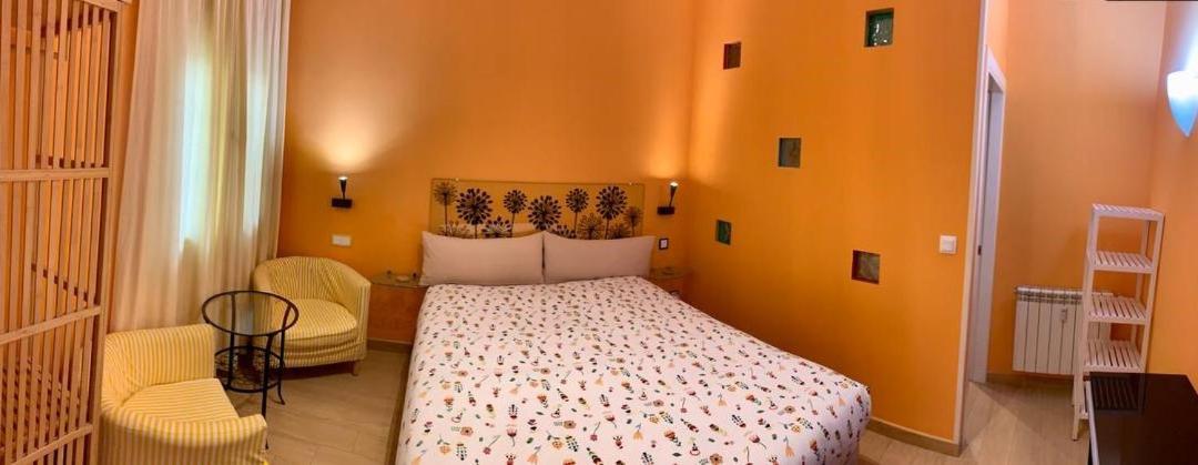 Hostal Arco Iris Madrid Luaran gambar